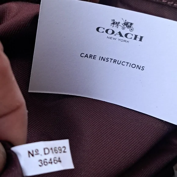 NEW COACH EDIE 31 Turnlock Burgundy, Oxblood Pebble Leather Shoulder - Picture 16 of 16